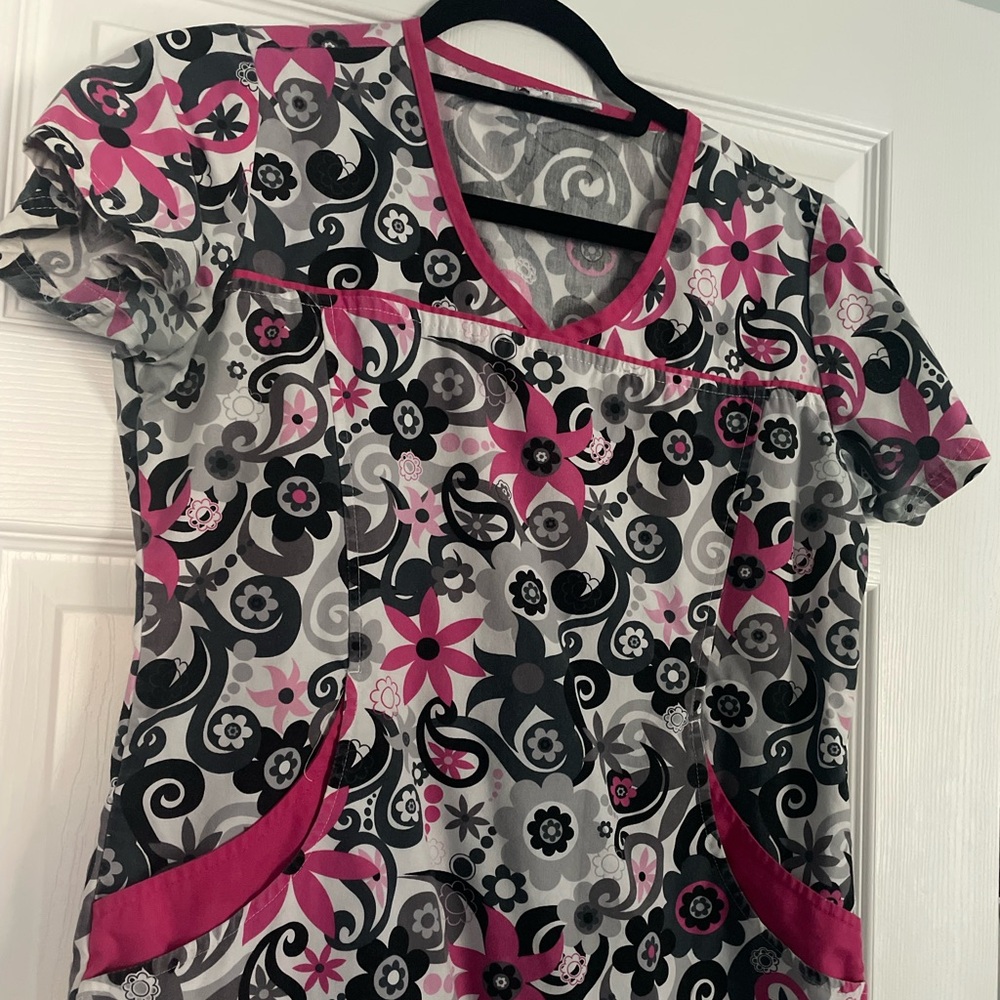 Set of 3 scrub tops
